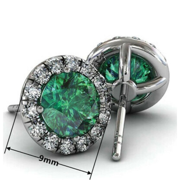 New 925 Silver Gorgeous Stud Earrings - Picture 2 of 2